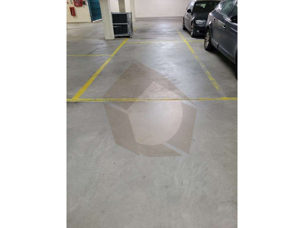 ARRENDAMENTO LUGARES GARAGEM - PERAFITA - Grande imagem: 3/6