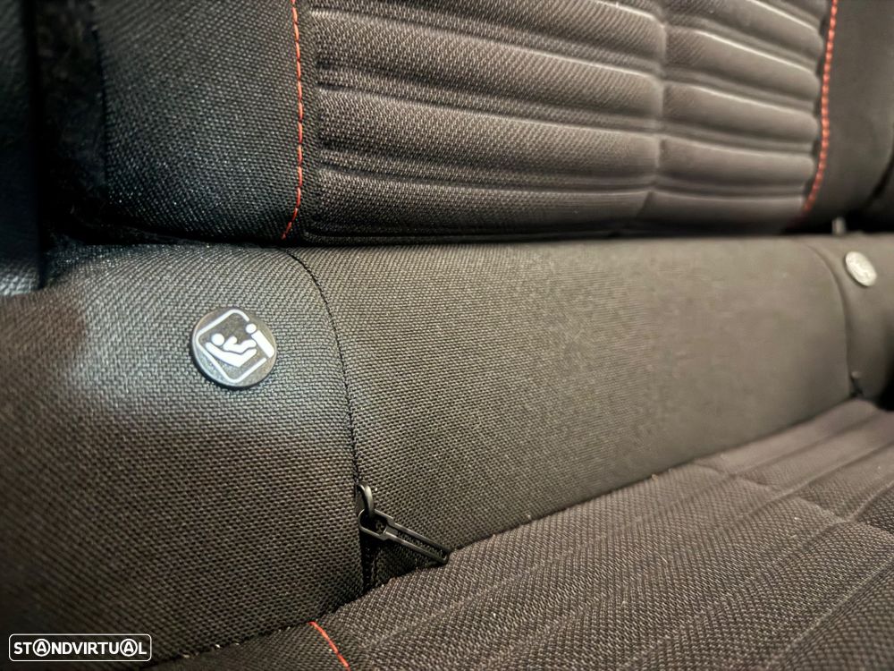 Peugeot e-2008 Allure - 14