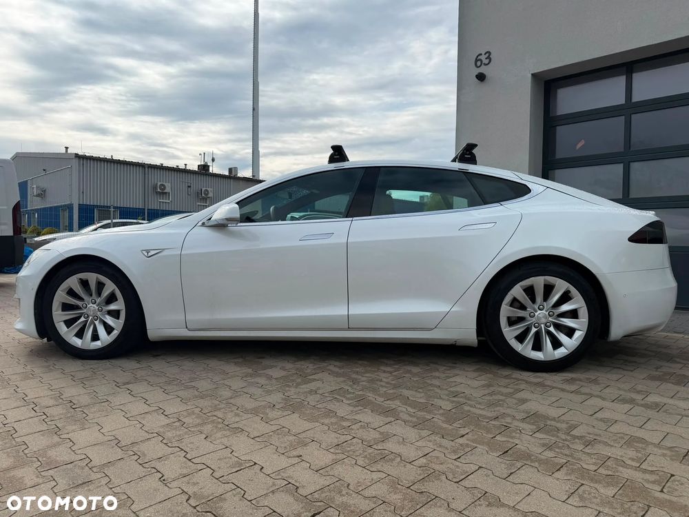 Tesla Model S - 7
