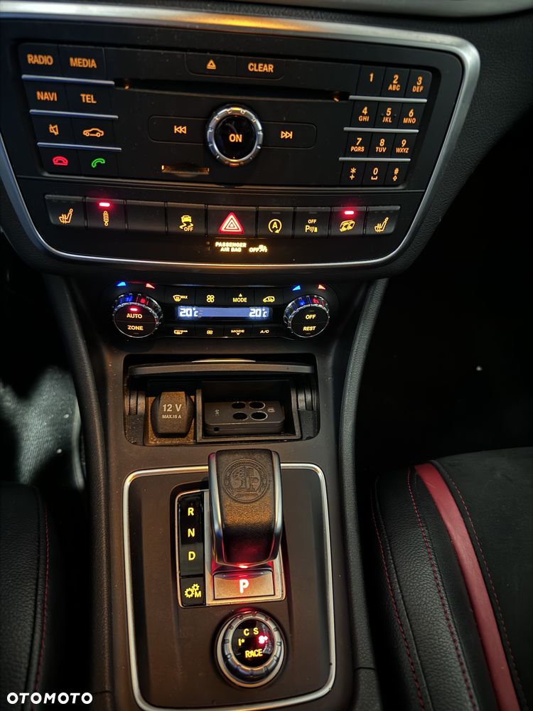 Mercedes-Benz GLA - 11