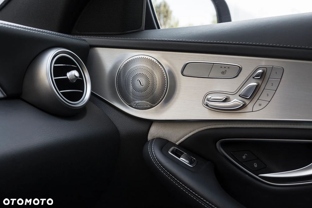 Mercedes-Benz Klasa C AMG 63 S AMG Speedshift 7G-MCT - 21
