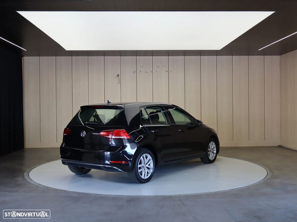 VW Golf 1.6 TDI Confortline - 6