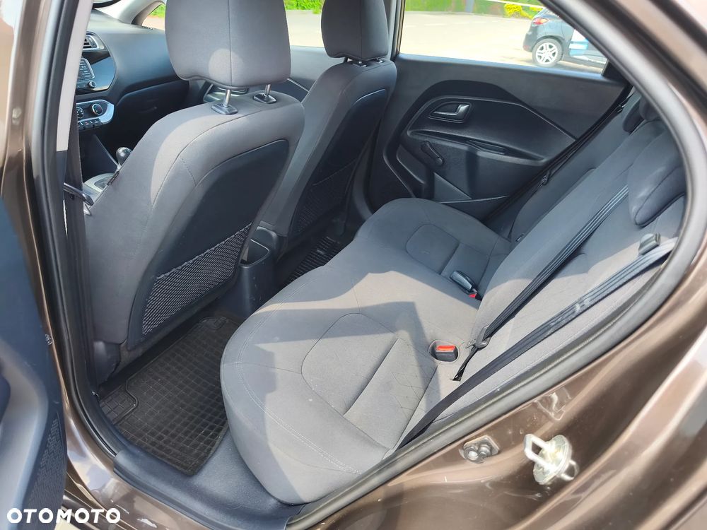 Kia Rio 1.2 M - 12