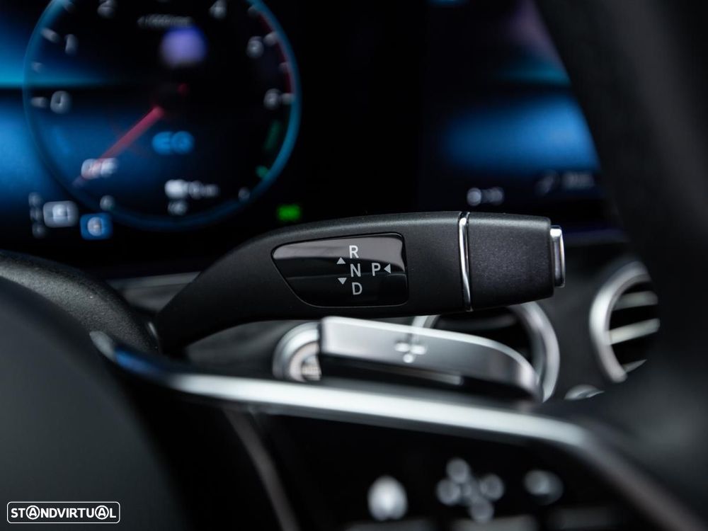 Mercedes-Benz E 300 de AMG Line - 22