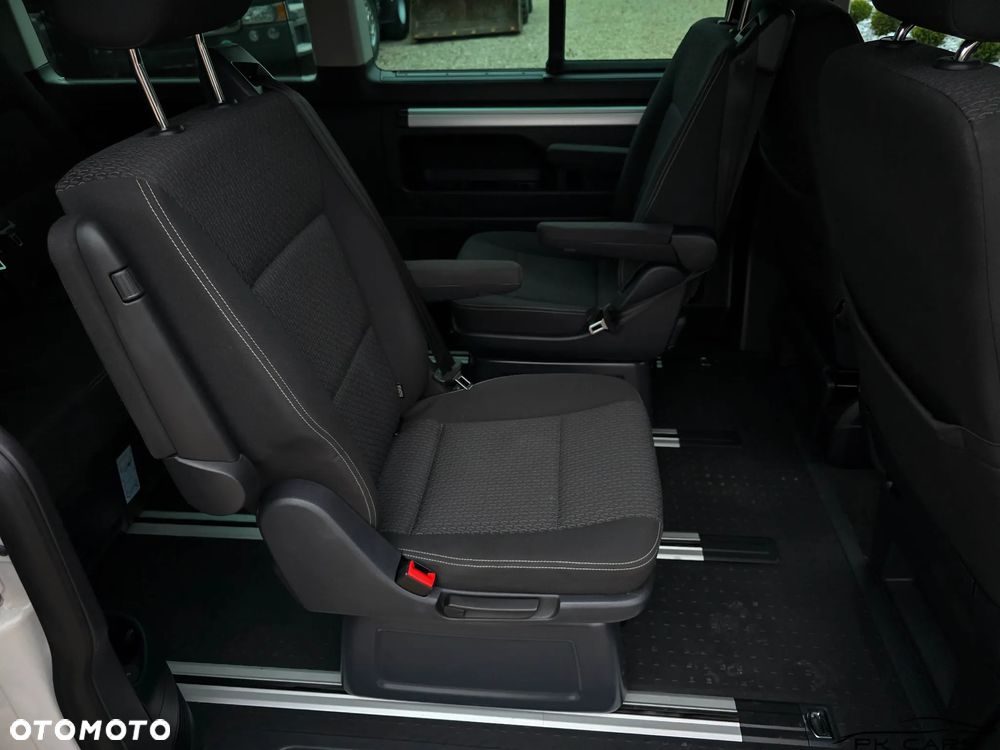 Volkswagen Multivan - 38