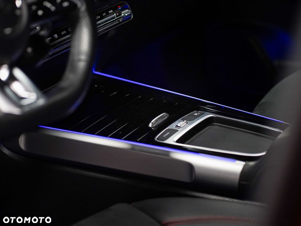 Mercedes-Benz GLB AMG 35 mHEV 4-Matic 8G-DCT - 12
