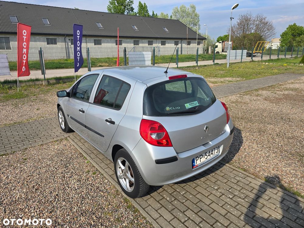 Renault Clio 1.4 16V Expression - 9