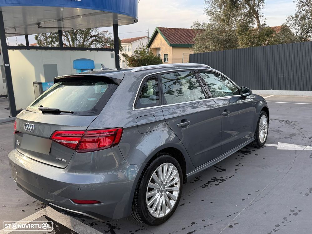 Audi A3 Sportback - 1