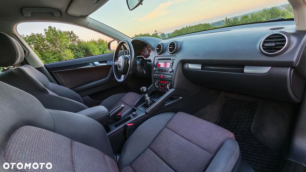 Audi A3 Sportback 1.9 TDI Ambiente - 23