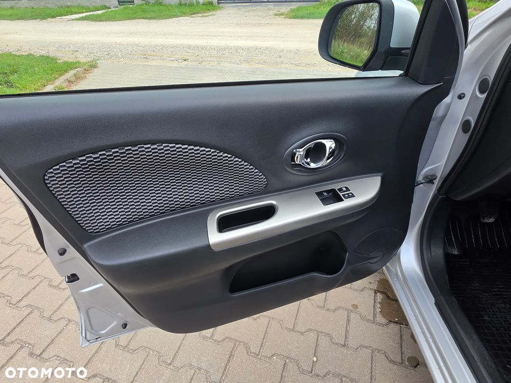 Nissan Micra 1.2 Bild der Frau - 16