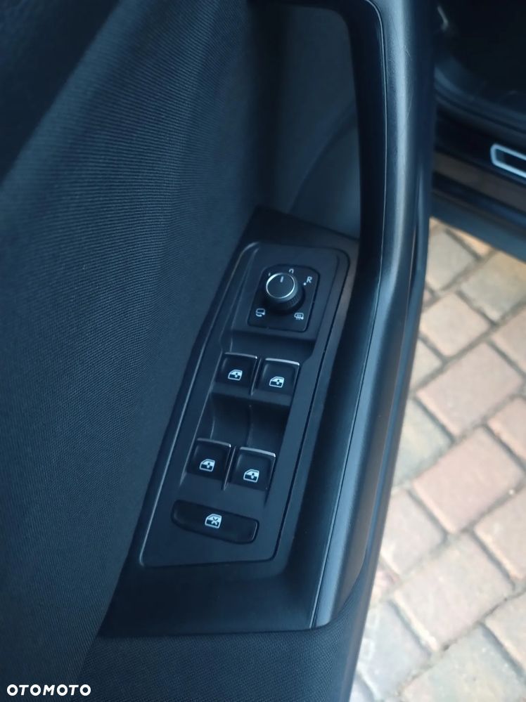 Volkswagen T-Roc 2.0 TDI SCR DSG IQ.DRIVE - 22