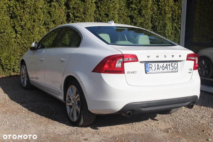 Volvo S60 T6 AWD Momentum - 4