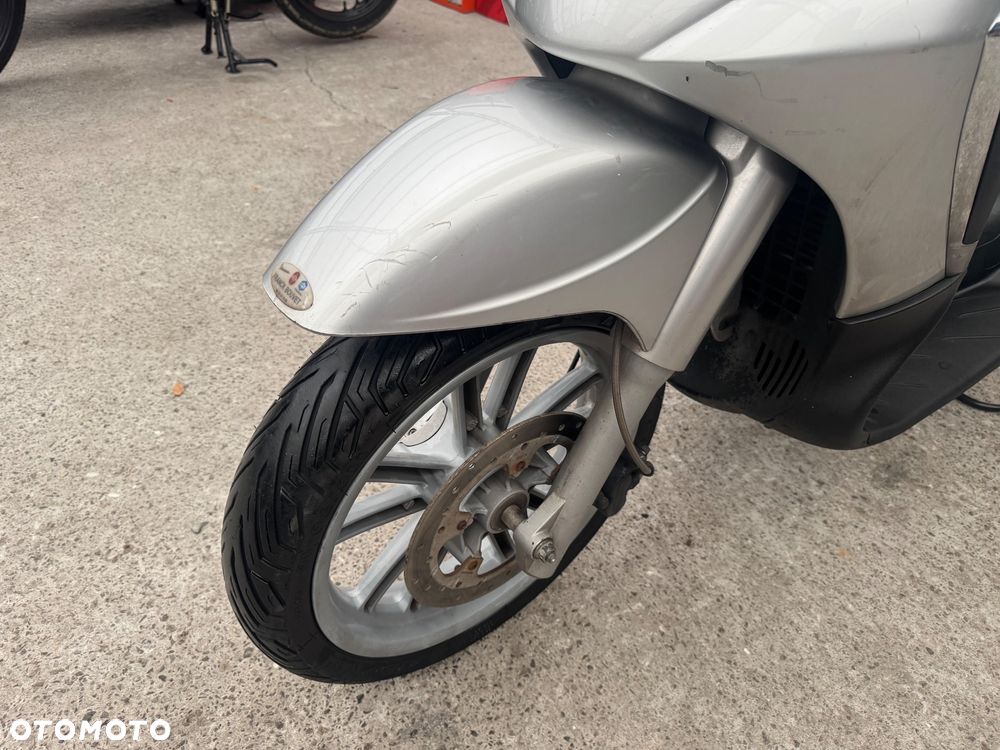 Piaggio Beverly - 19