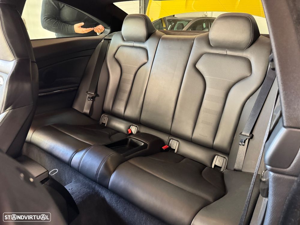 BMW M4 Coupe DKG - 18