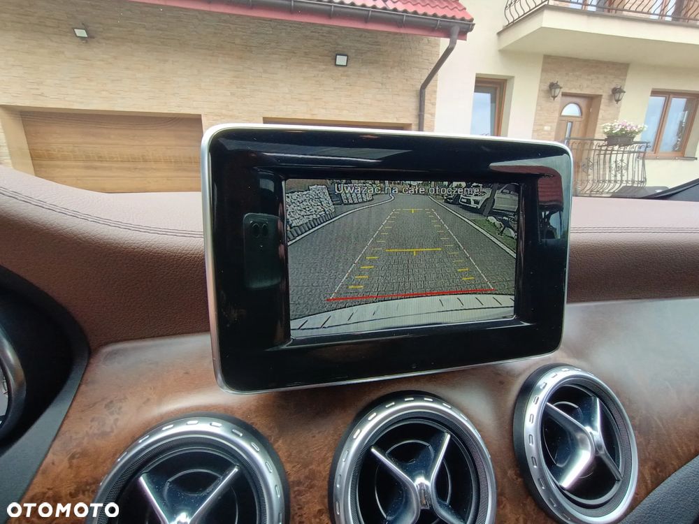 Mercedes-Benz GLA 250 4Matic 7G-DCT - 39