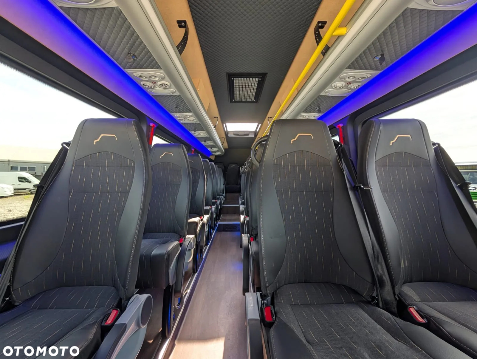 Mercedes-Benz Sprinter 519 - 18