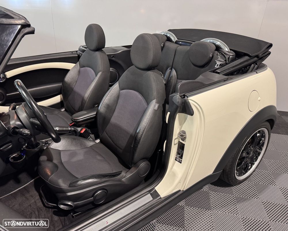 MINI Cabrio Cooper S - 21