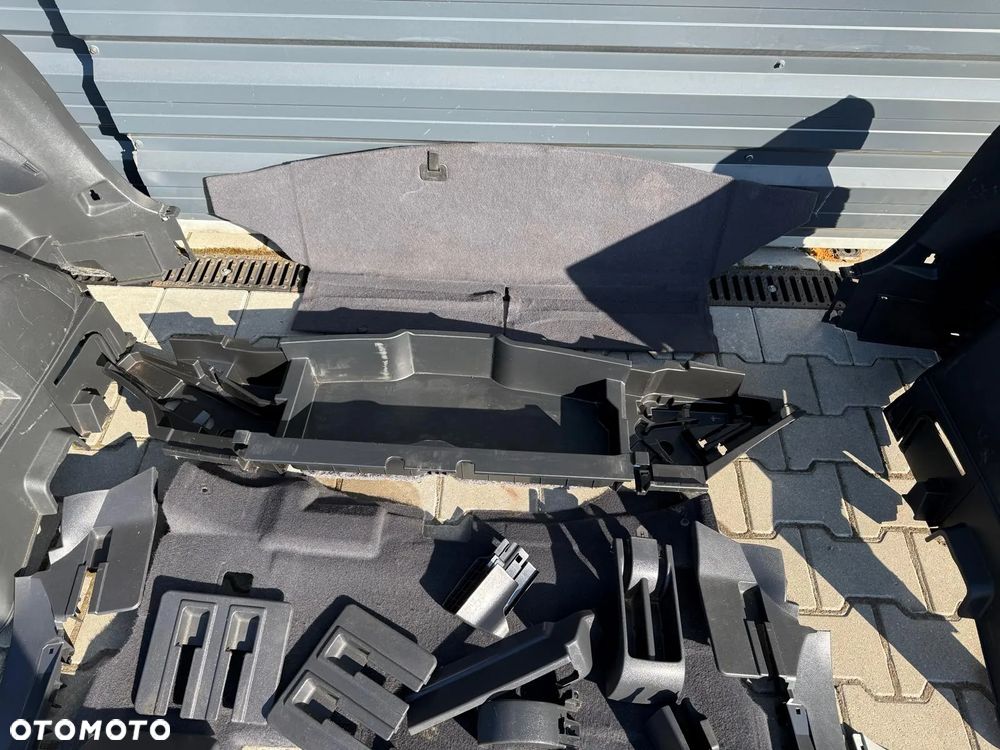 TOYOTA VERSO LIFT 13-18 FOTELE 2 3 RZĄD PASY PLASTIKI PRZEKŁADKA VANA - 10