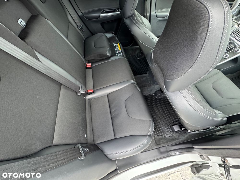 Volvo XC 60 D4 Drive-E Summum - 24