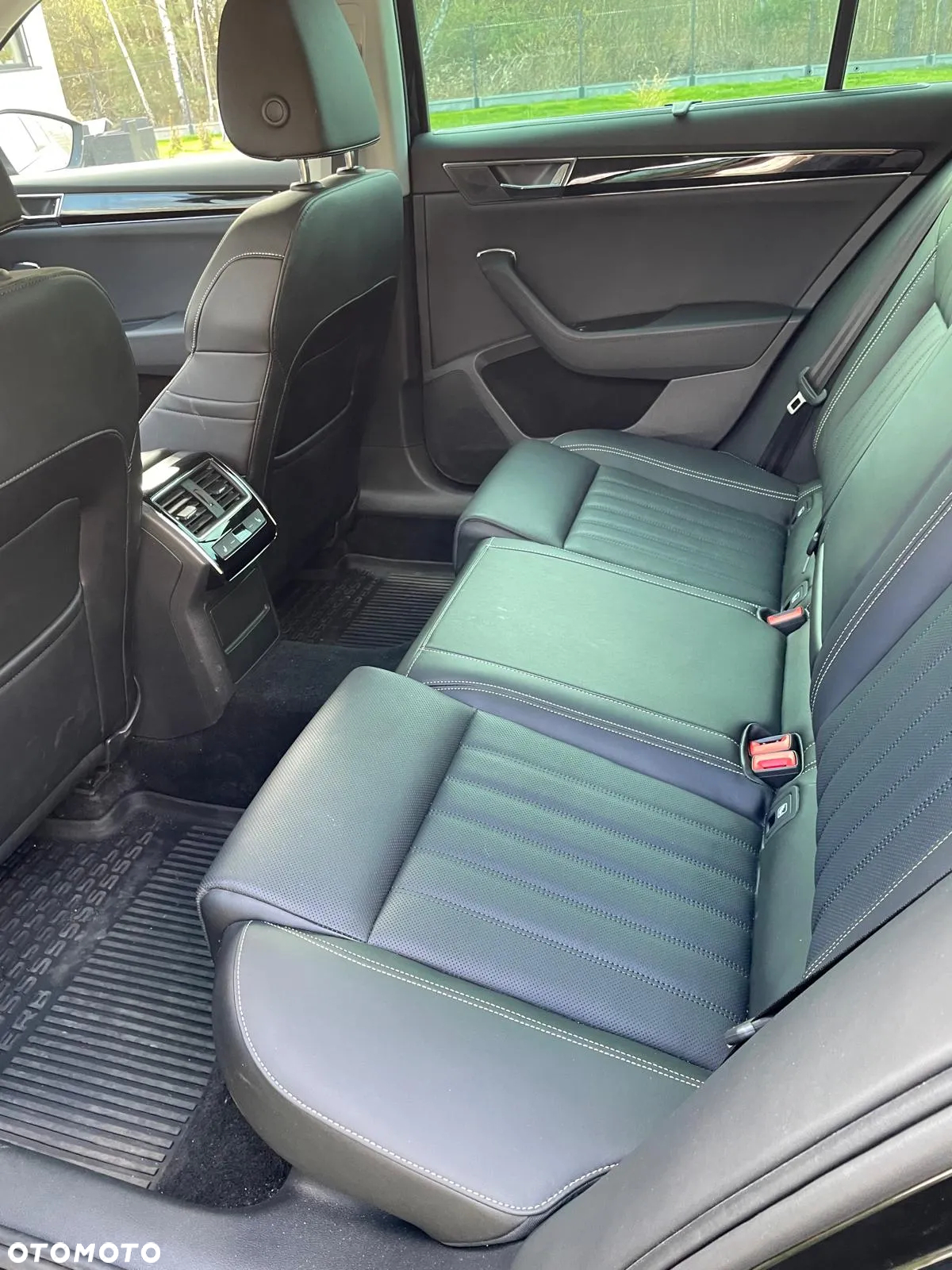 Skoda Superb 2.0 TDI SCR 4x4 L&K DSG - 16