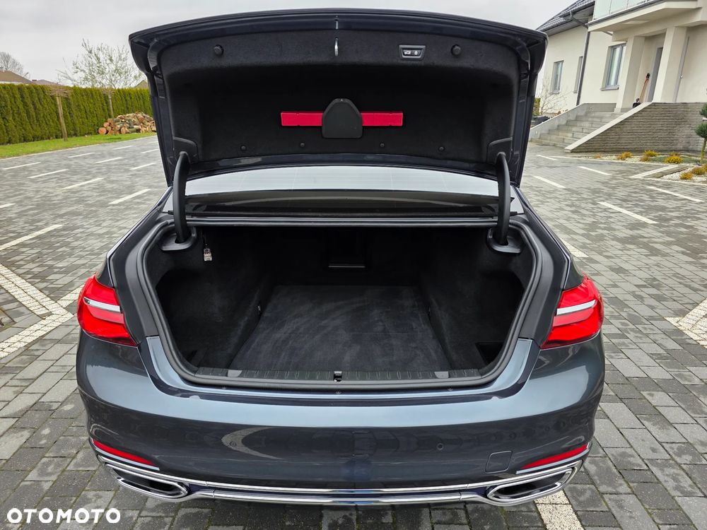 BMW Seria 7 730d xDrive - 36