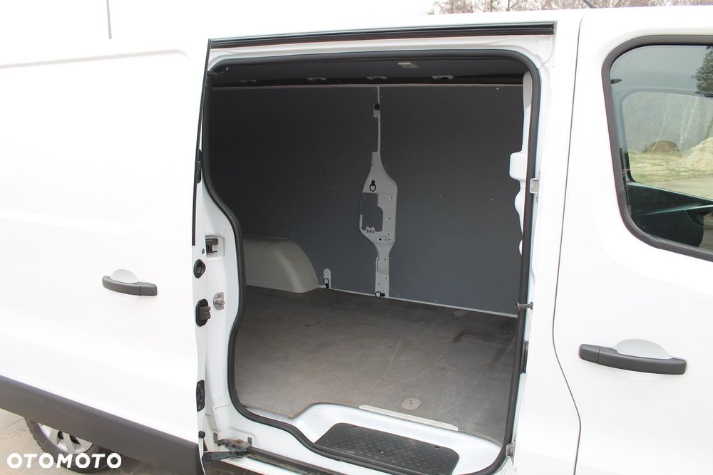 Opel Vivaro - 12