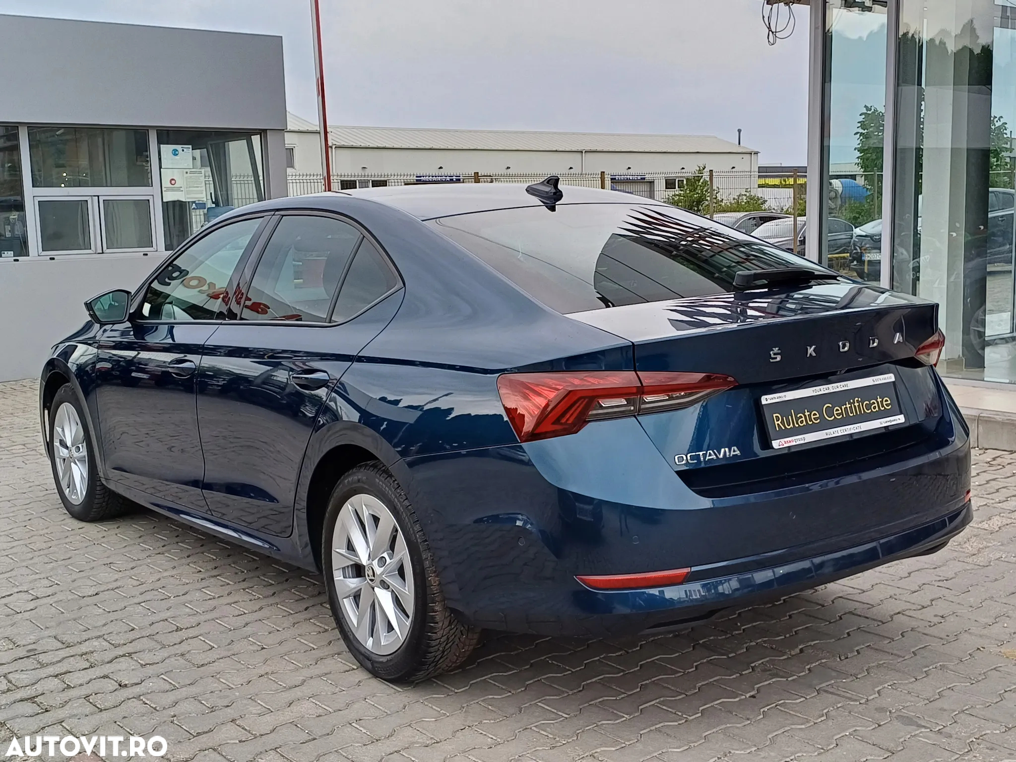 Skoda Octavia 2.0 TDI DSG Style - 4