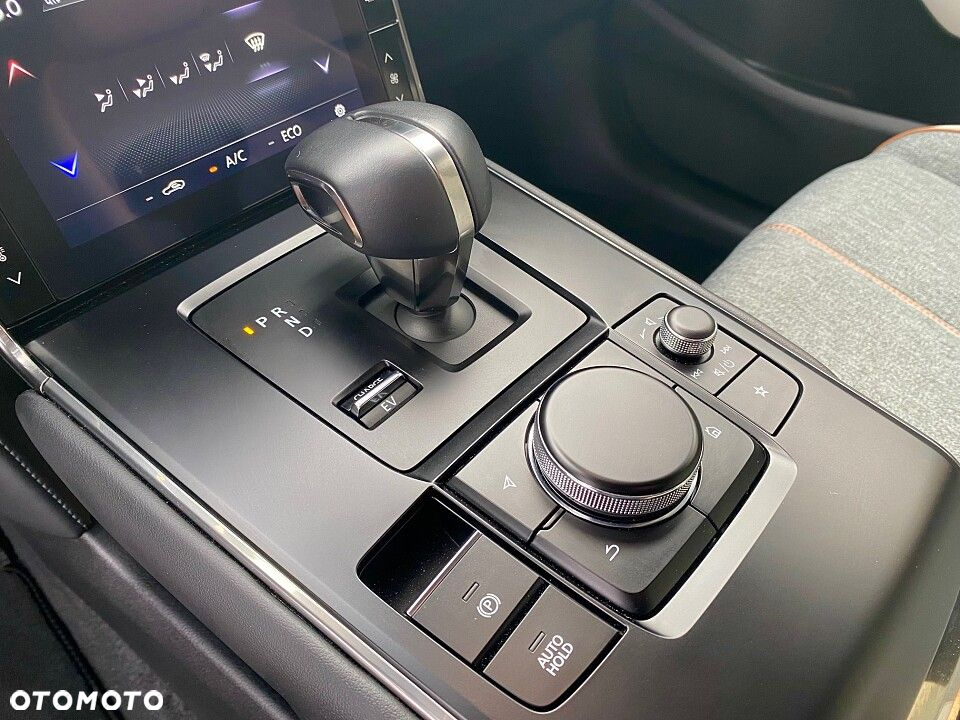 Mazda MX-30 - 12
