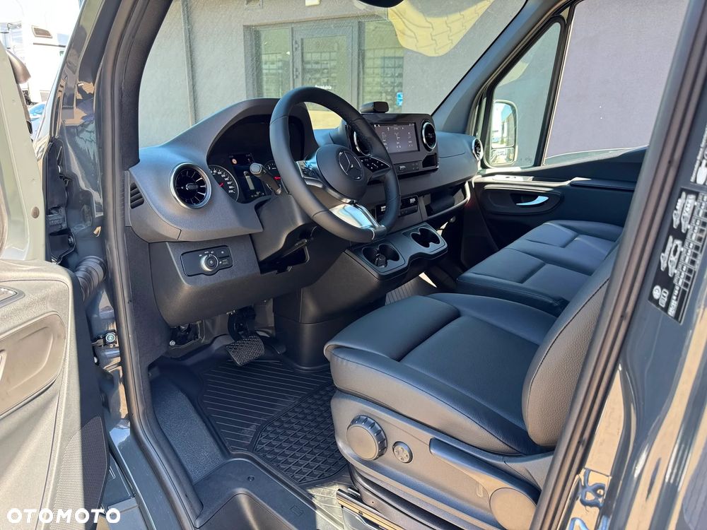 Mercedes-Benz Sprinter - 12