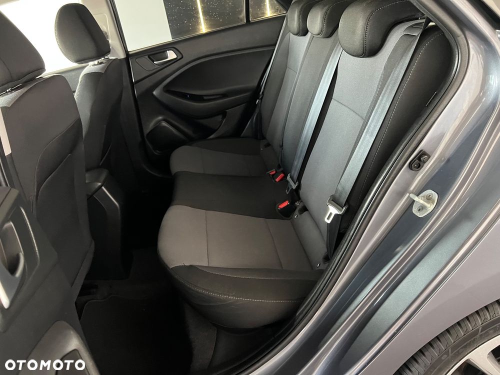 Hyundai i20 - 25