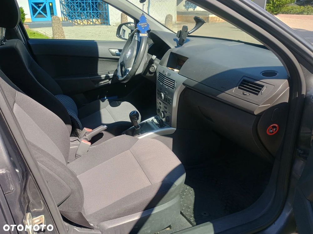 Opel Astra 1.6 Essentia - 11