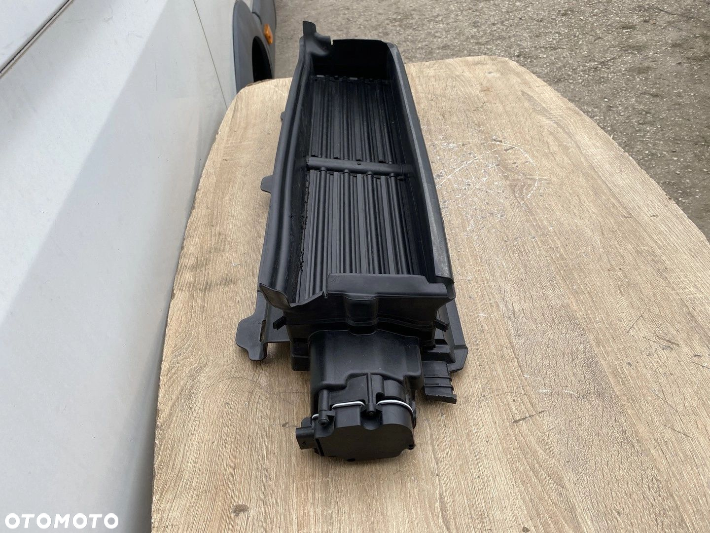 WLOT KIEROWNICA POWIETRZA DOLNA VOLVO S60 II III 32296967 - 5