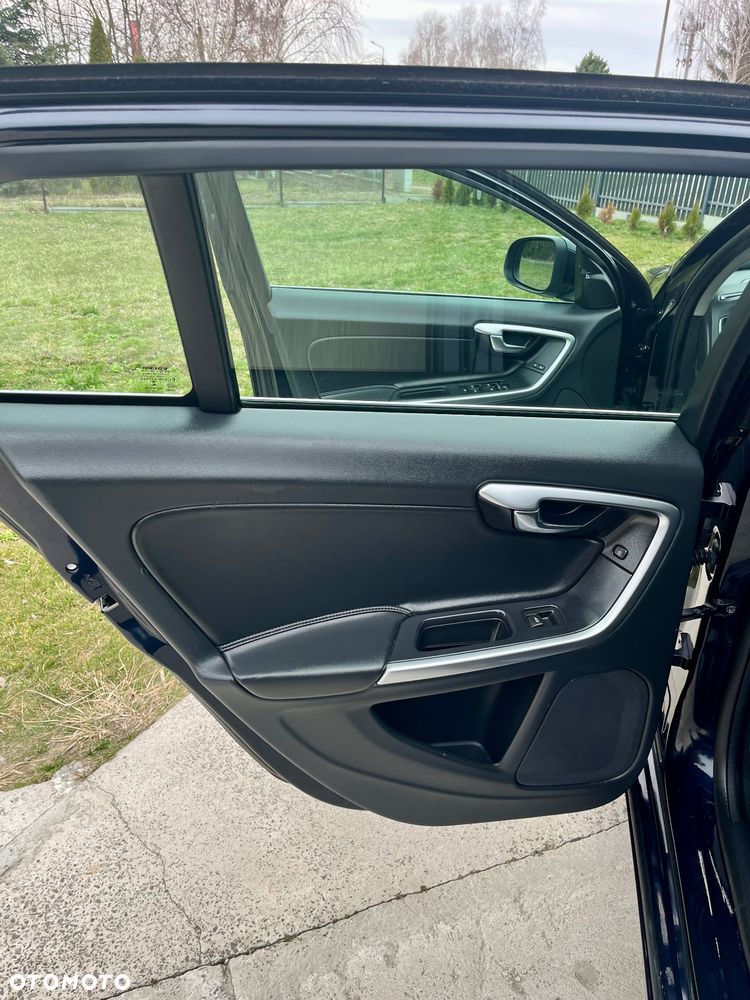 Volvo V60 D2 Drive-E Momentum - 14