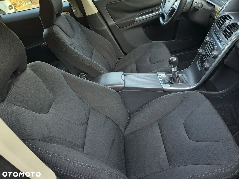 Volvo XC 60 D4 Kinetic - 22