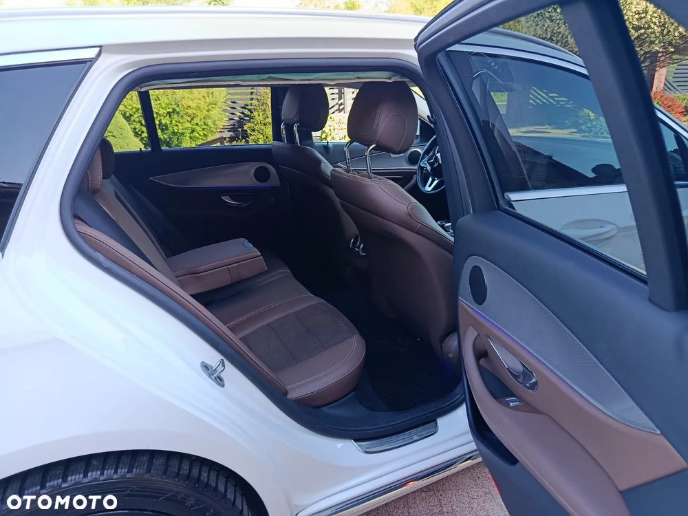 Mercedes-Benz Klasa E 220 d 9G-TRONIC - 11