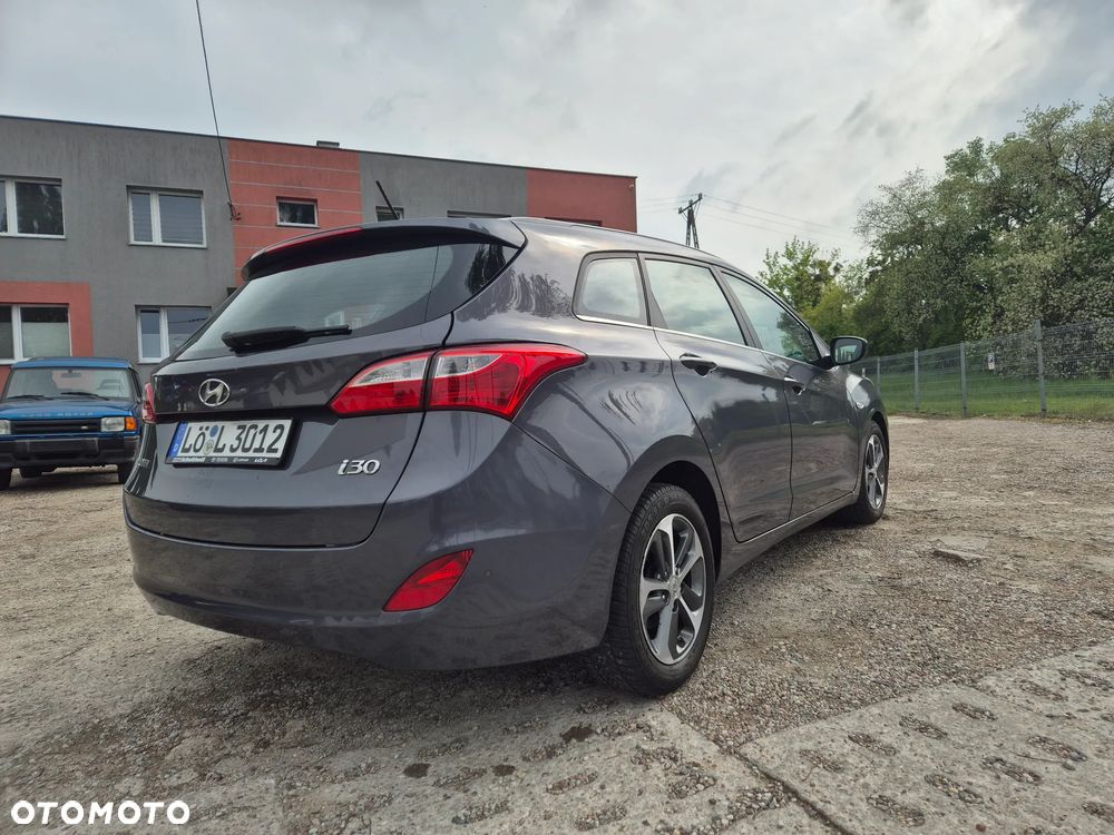 Hyundai i30 blue Kombi 1.6 GDi Style - 4