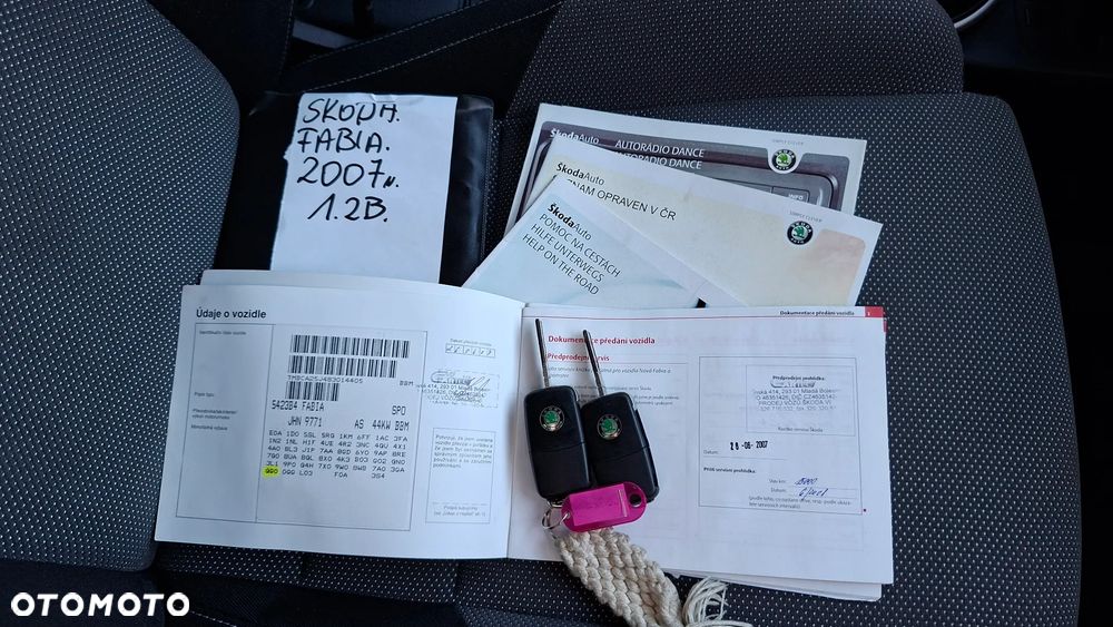 Skoda Fabia 1.2 HTP Cool Colour Edition - 33