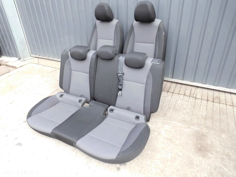 FOTELE PRZEDNIE KANAPA TYLNA HYUNDAI I20 II LIFT HATCHBACK EUROPA GRZANA