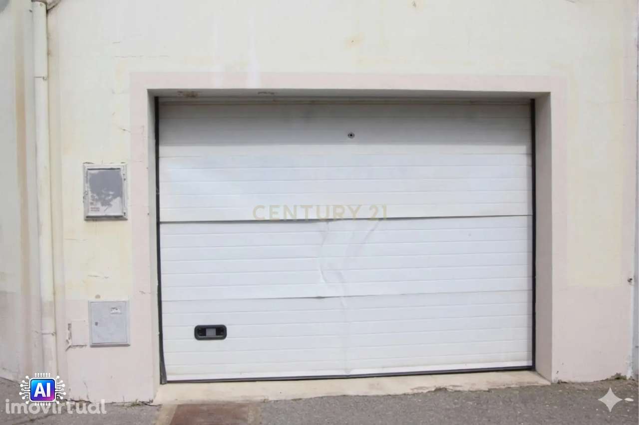 Garagem Independente com WC e Portão Elétrico – Montenegro, Faro - Grande imagem: 2/10