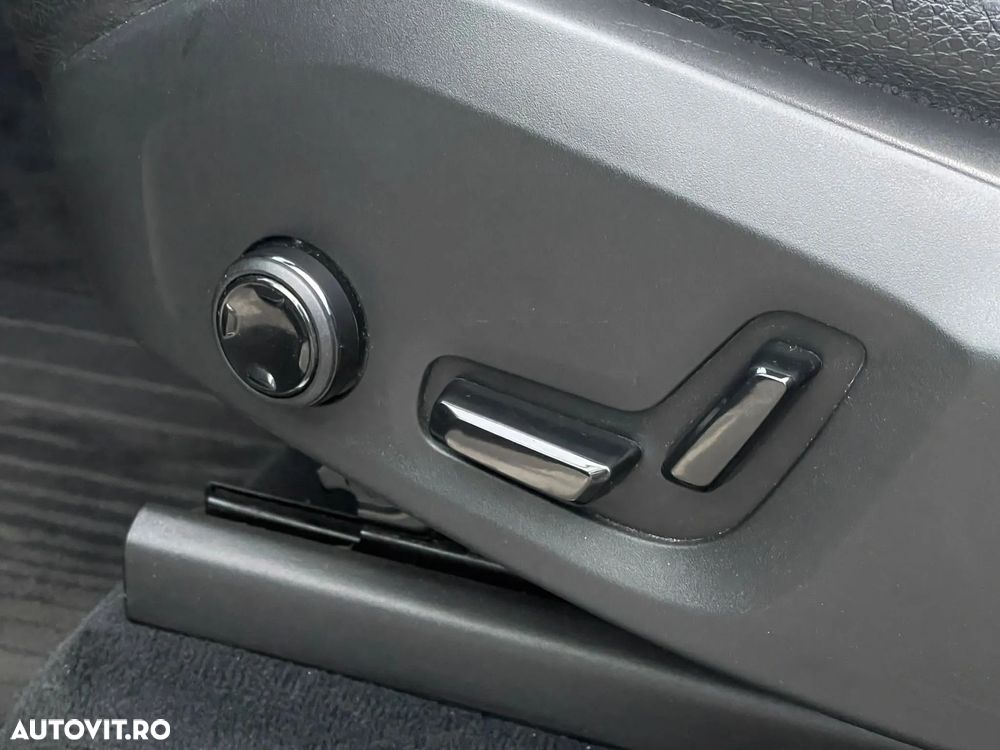 Volvo XC 90 T8 Twin Engine AWD Momentum - 28