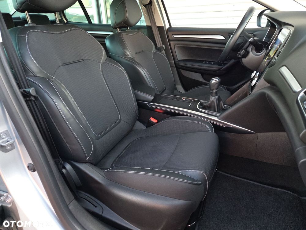 Renault Megane 1.3 TCe Techno - 12
