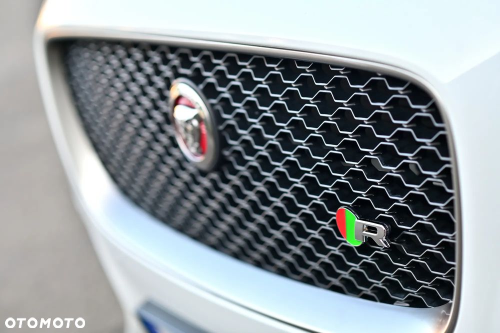 Jaguar XF 35t AWD R-Sport - 10