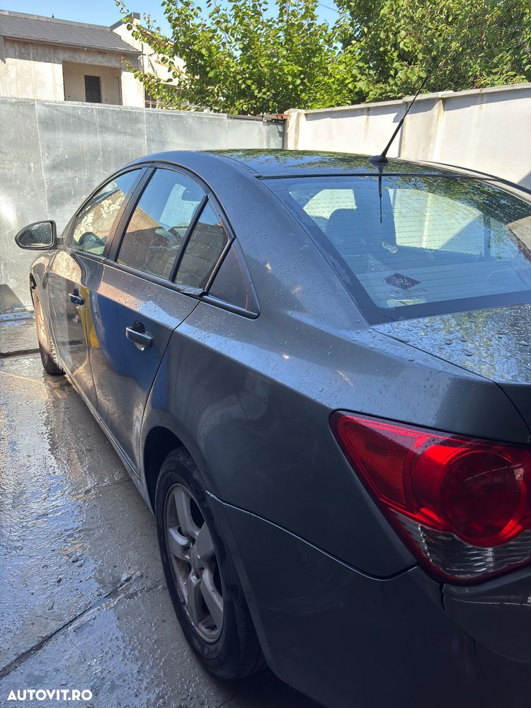 Chevrolet Cruze 1.6 LS Plus G2 - 2