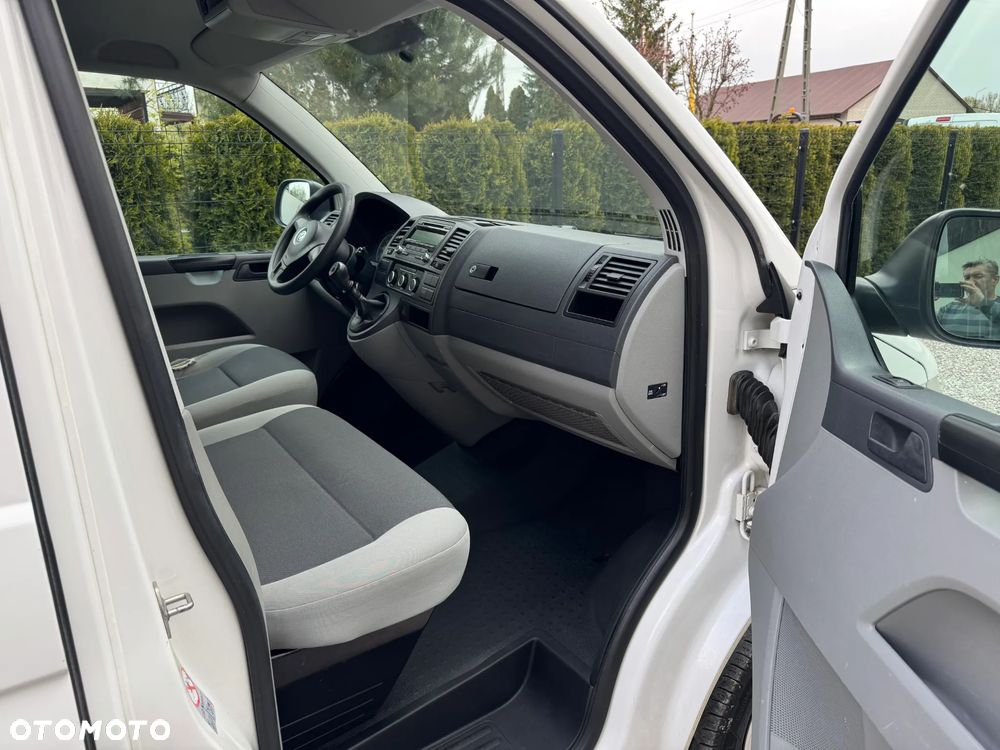 Volkswagen VW Transporter T5 LIFT**2.0 TDI Common Rail**Klimatyzacja**Sprowadzony - 12