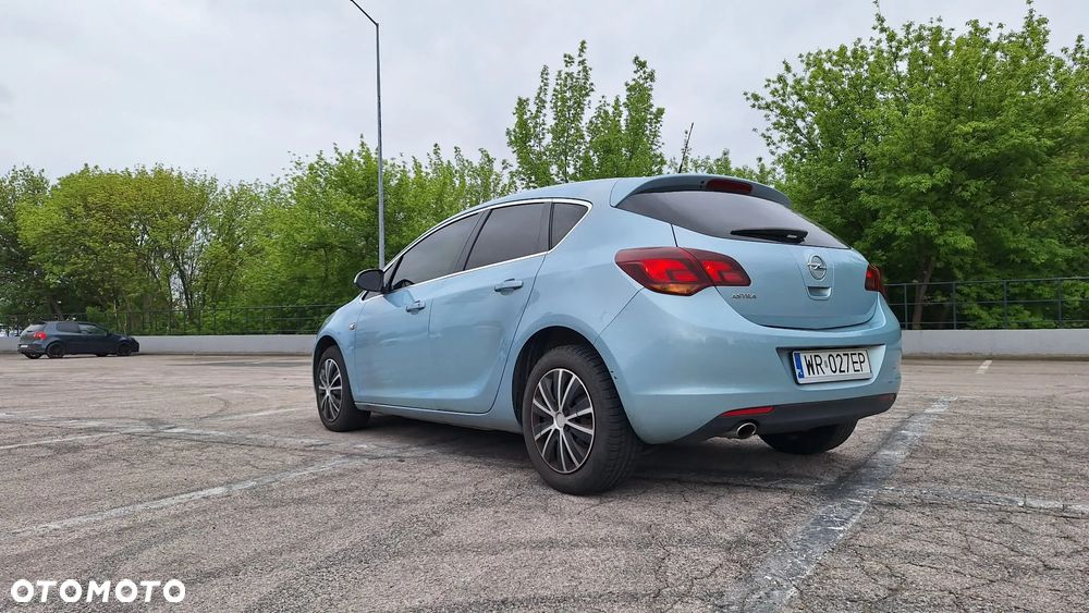 Opel Astra 1.6 T Sport - 9