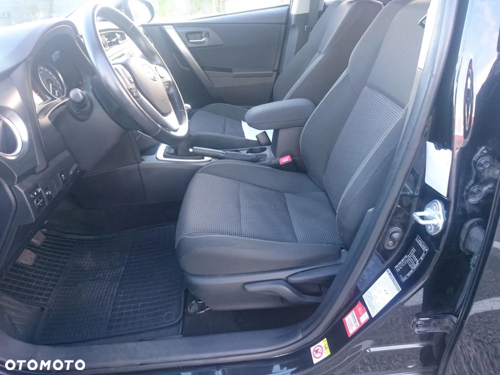 Toyota Auris - 2