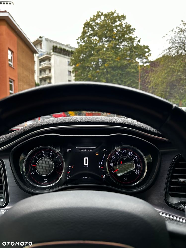 Dodge Challenger - 6