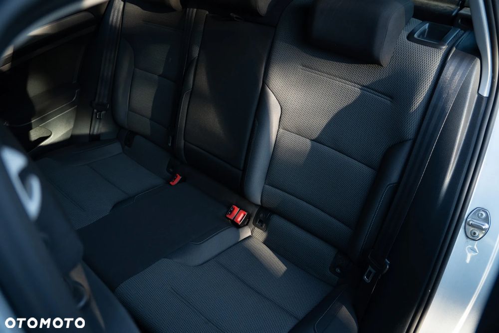 Volkswagen Golf 1.6 BlueTDI DSG Comfortline - 28