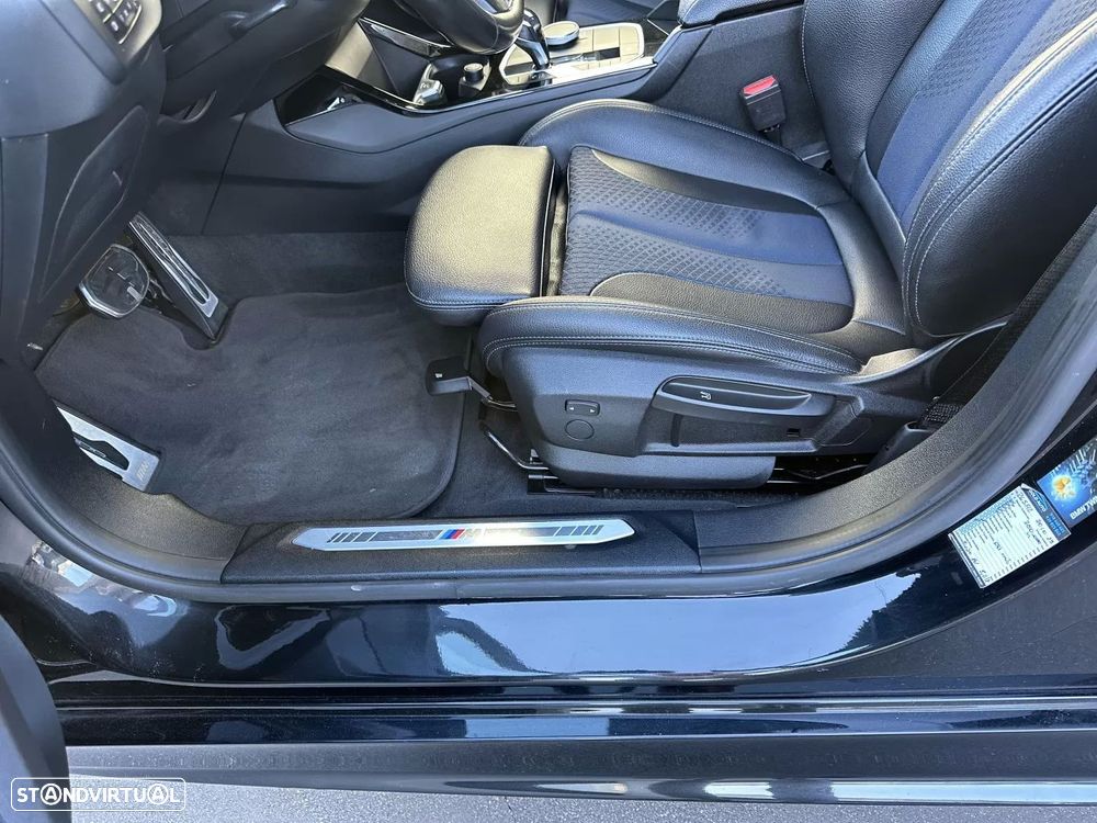 BMW 116 d Pack Desportivo M Auto - 24