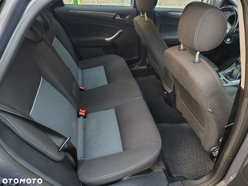 Ford Mondeo - 10